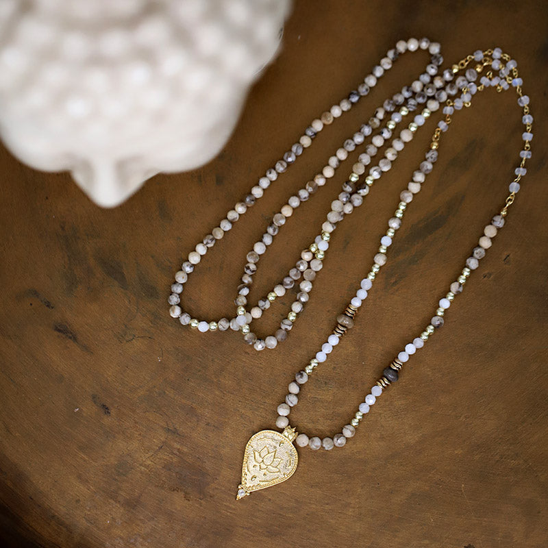 Collier mantra en labradorite avec pendentif lotus pierre de lune MOONSOON