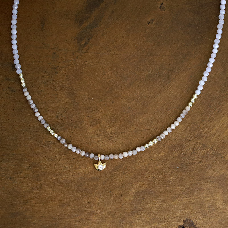Collier en labradorite et pierre de lune avec pendentif lotus MOONSOON