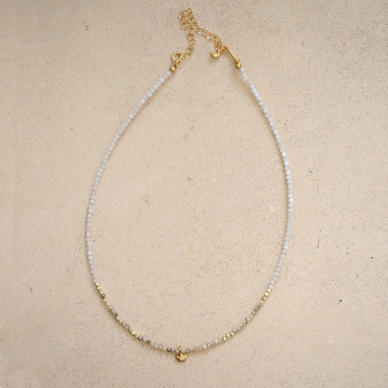 Collier en labradorite et pierre de lune avec pendentif lotus MOONSOON