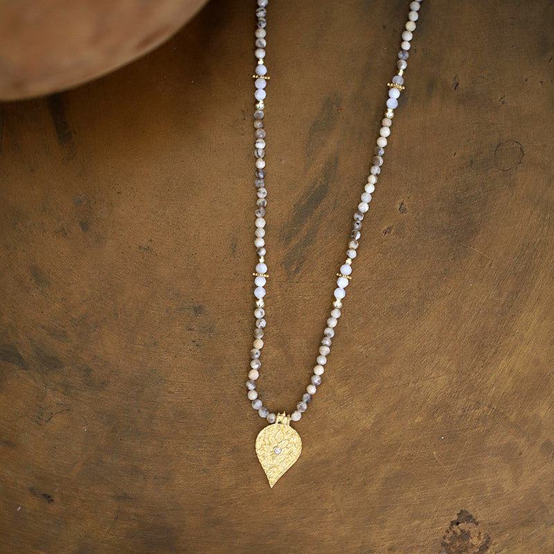 Collier en labradorite avec lotus pierre de lune MOONSOON