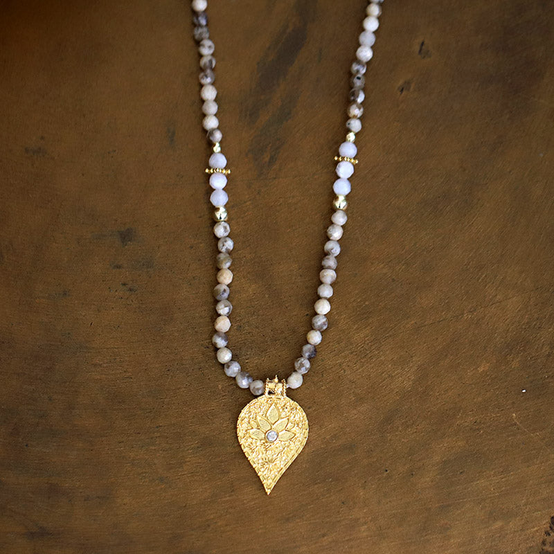 Collier en labradorite avec lotus pierre de lune MOONSOON