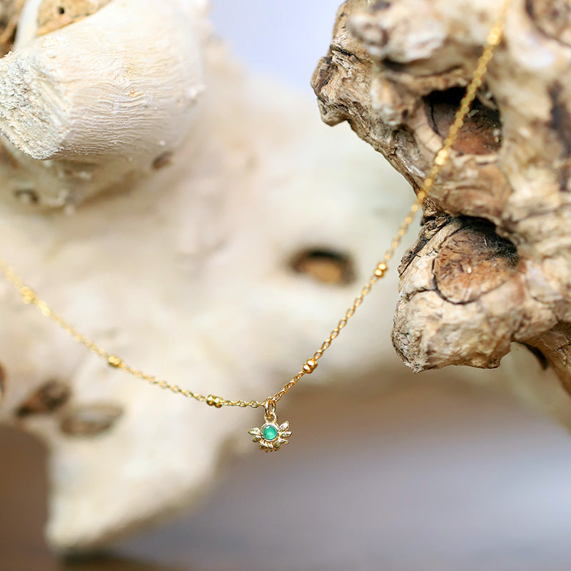 Collier avec pendentif mini feuille MOONSOON