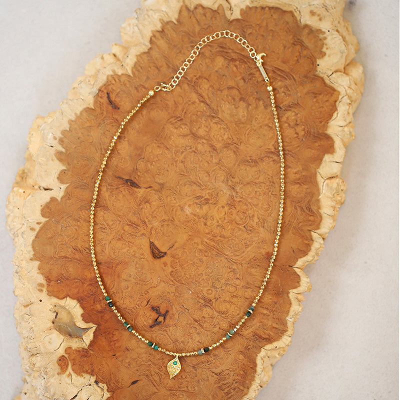 Collier en hématite avec pendentif feuille MOONSOON