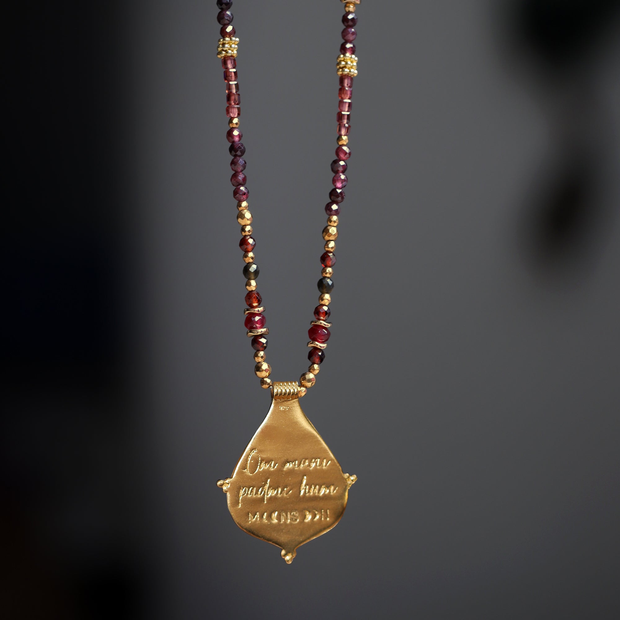 Collier Mantra Bouddha & Grenat