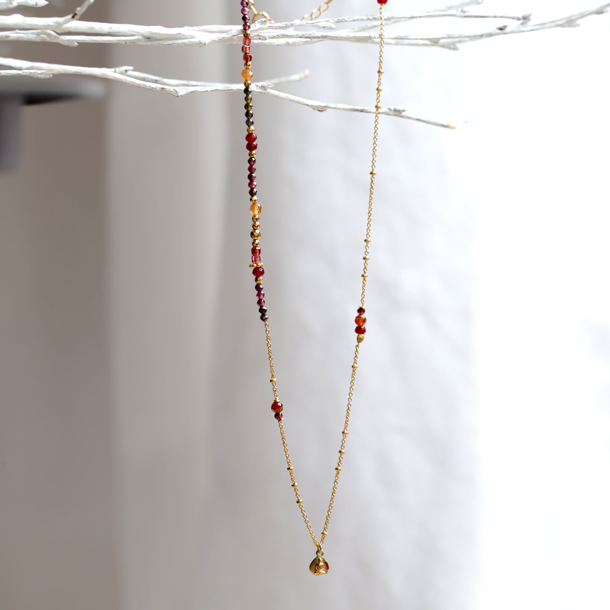 Bracelet/Collier 2 en 1 en grenat et pendentif bouddha MOONSOON