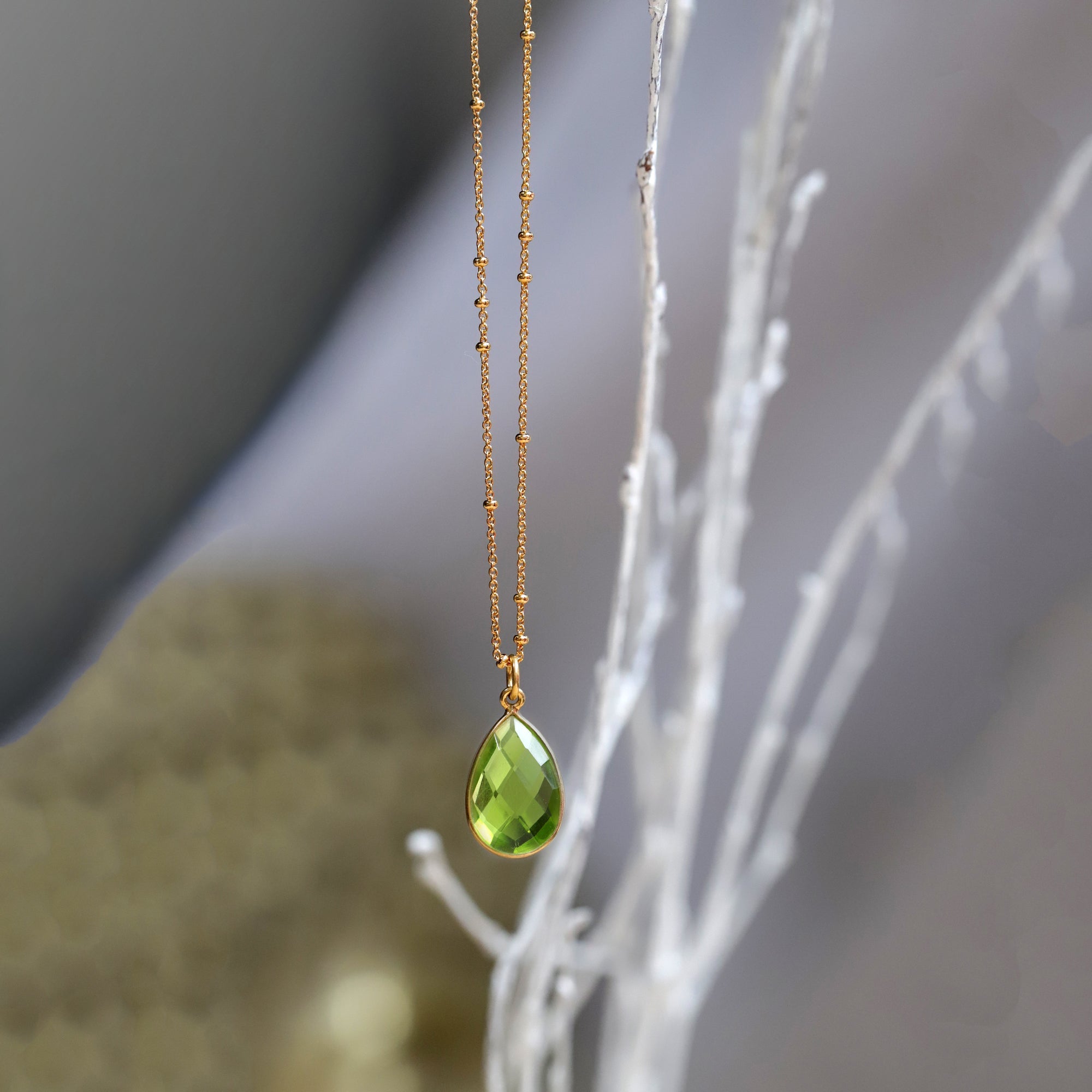 Collier avec pendentif en quartz vert MOONSOON