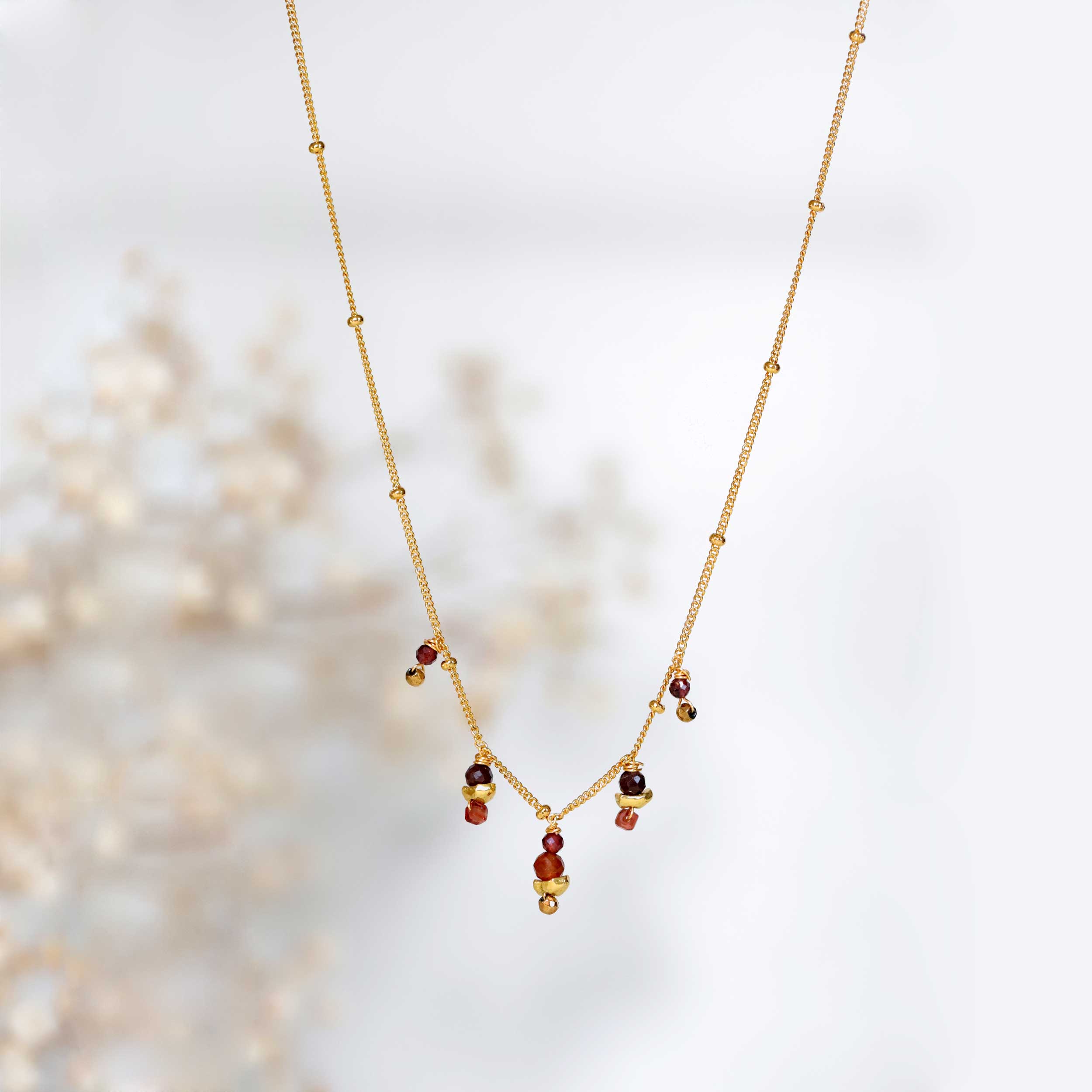 necklace with Garnet