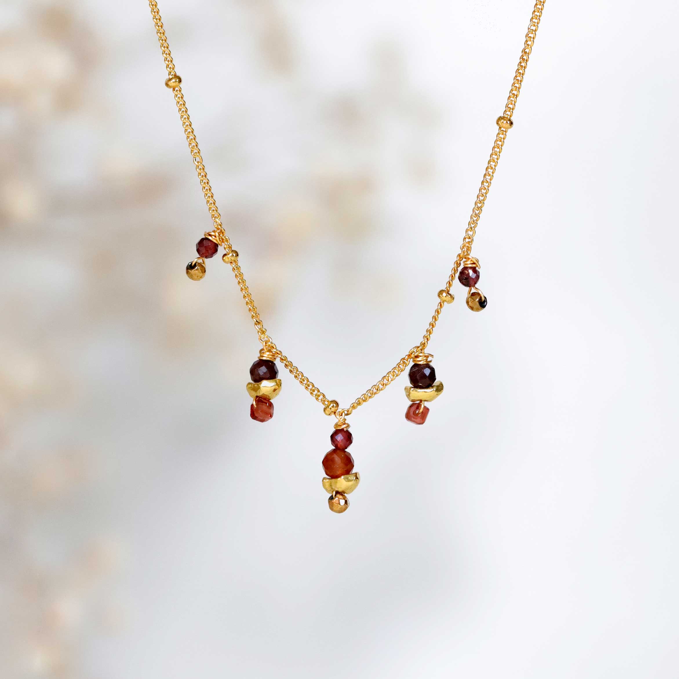 necklace with Garnet