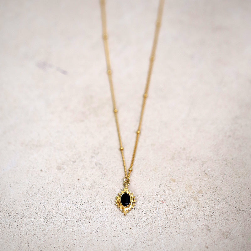 Collier avec pendentif onyx