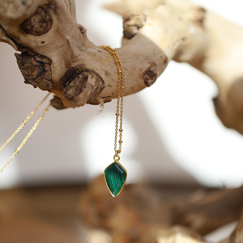 Sautoir avec pendentif malachite