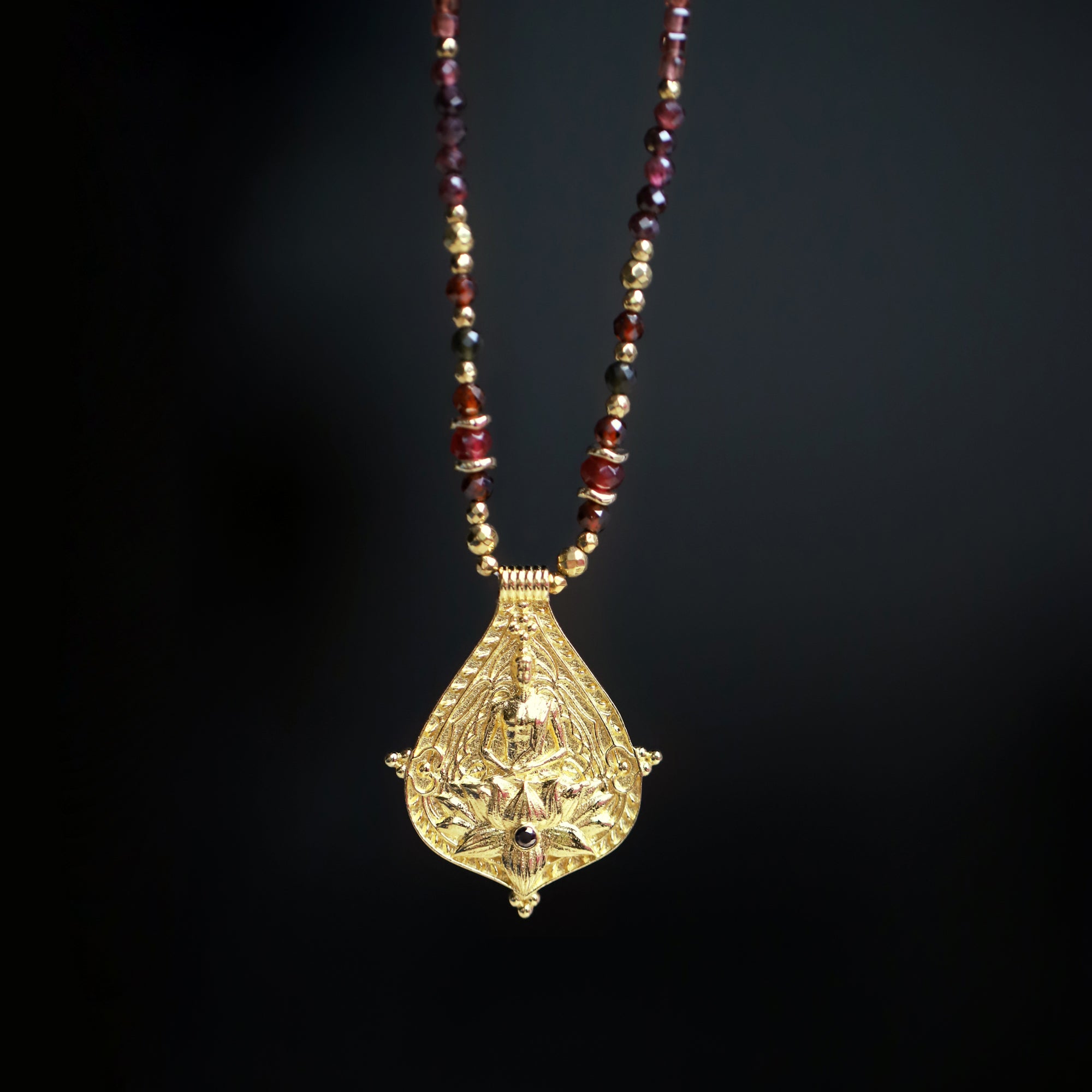 Collier Mantra Bouddha & Grenat