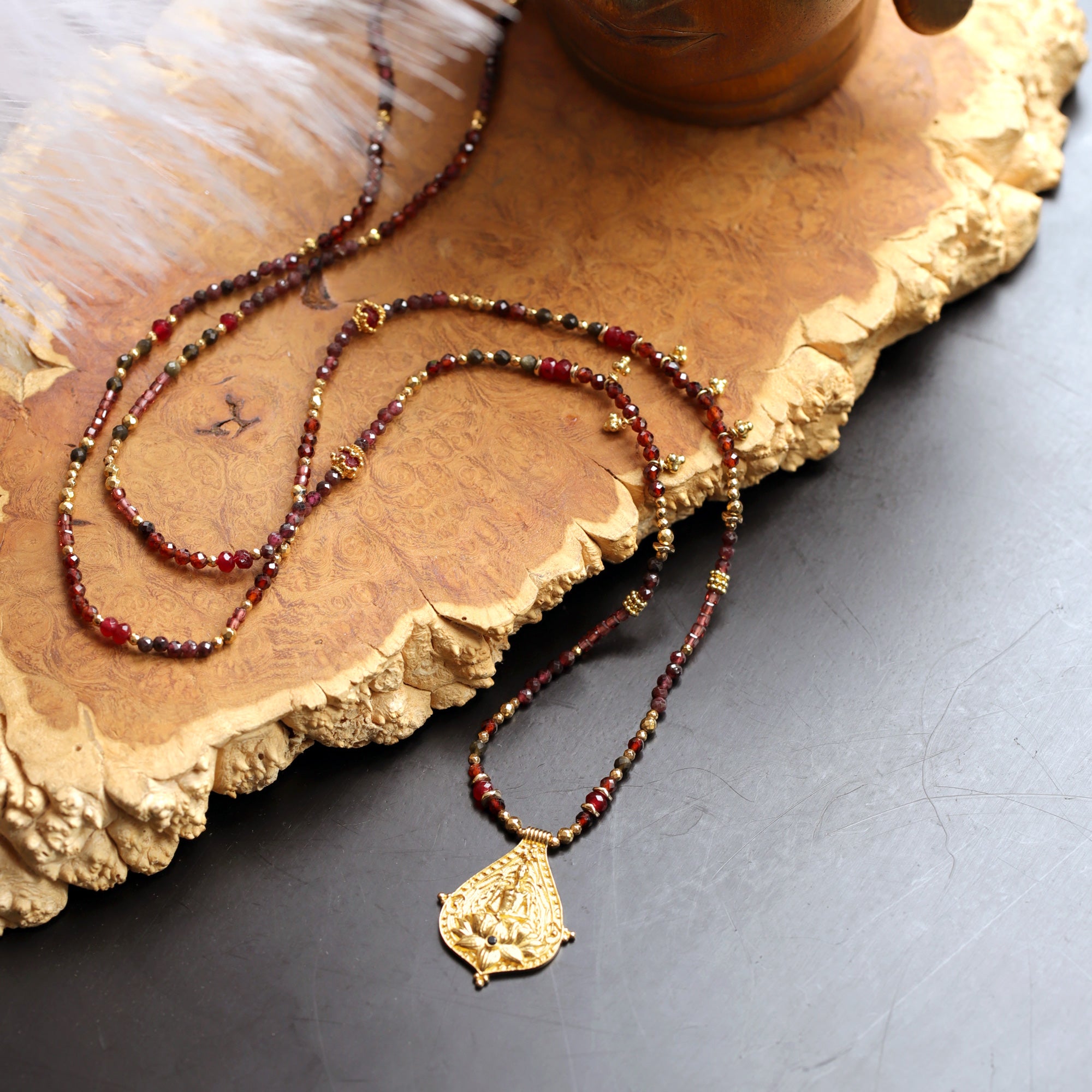 Collier Mantra Bouddha & Grenat